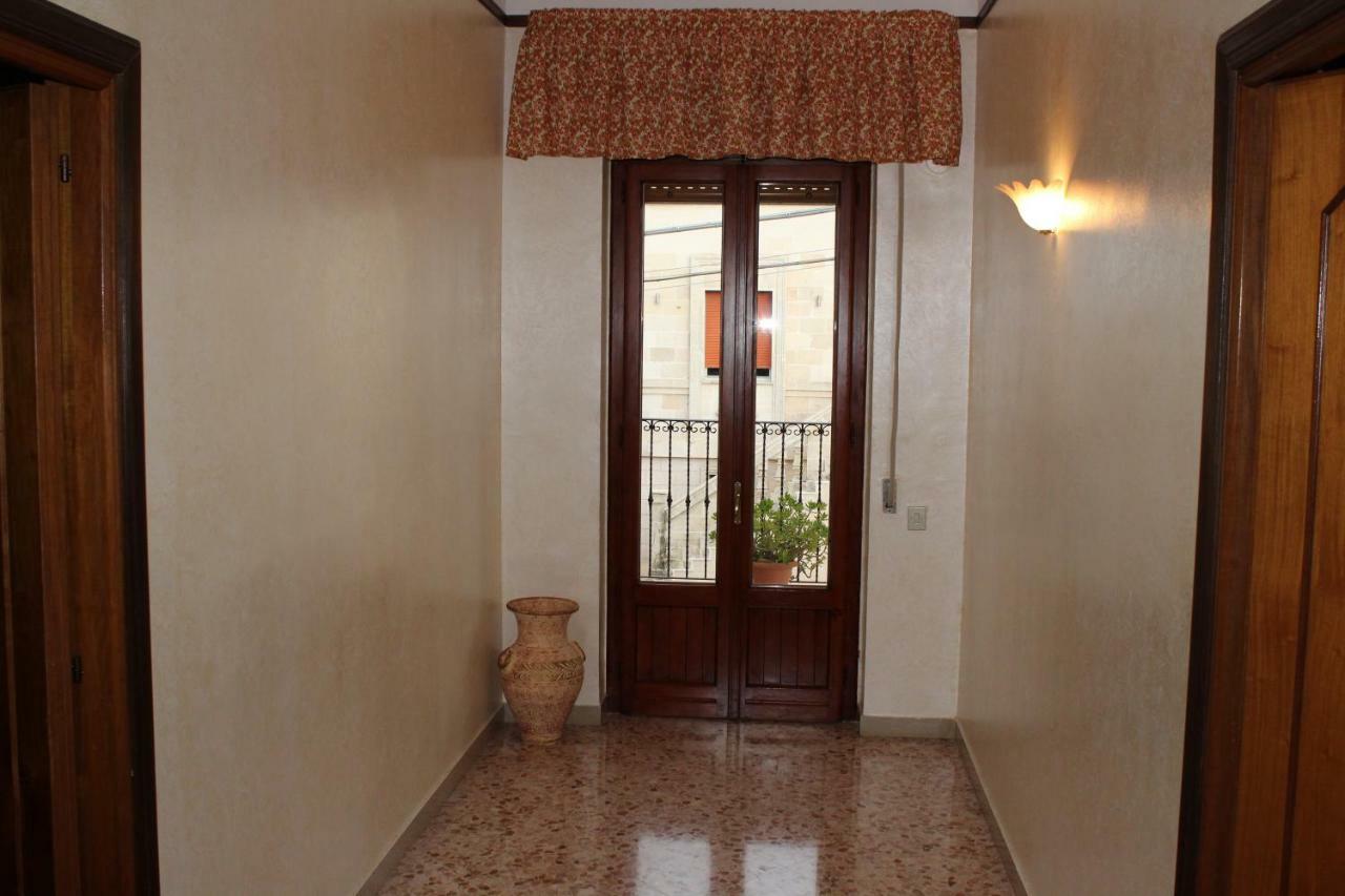 Вилла Antico Borgo Monacizzo Экстерьер фото